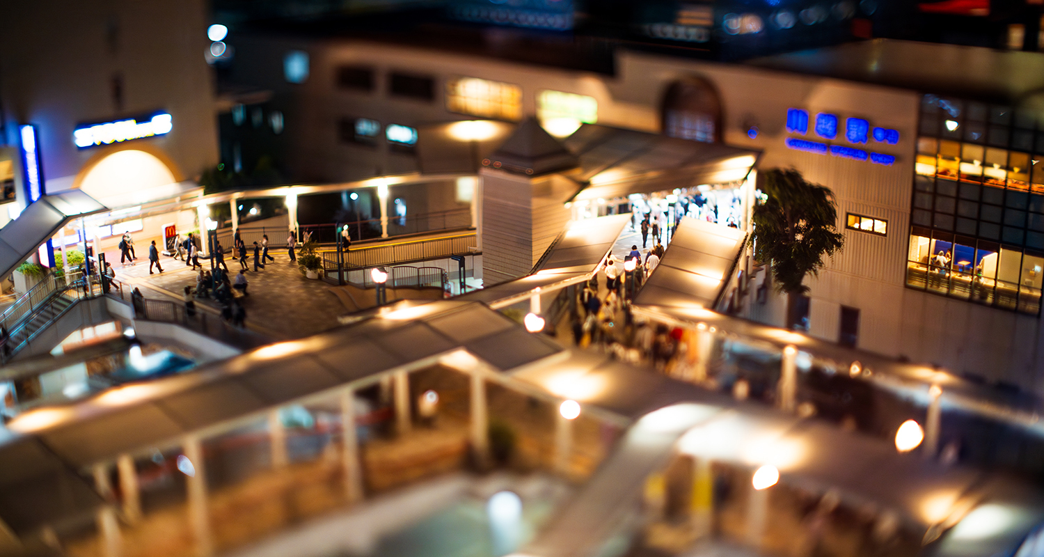 写真：上から見た夜の川越駅東口