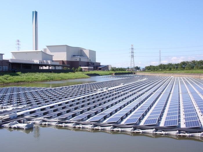 写真:大規模太陽光発電施設写真