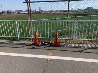 写真:保安措置された側溝