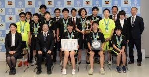 写真:受賞した塙保己一学園のみなさん