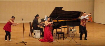 写真：ぴあすとら演奏風景