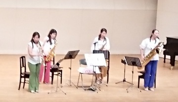 写真:Ensemble ころれ演奏風景