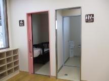 写真：トイレと授乳室