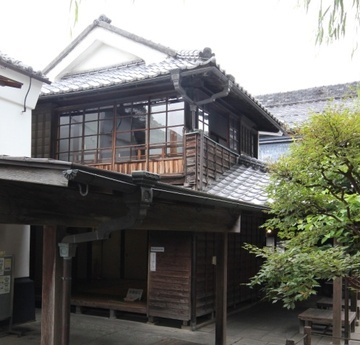 写真：旧小山家住宅住居棟　外観