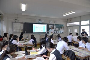 写真：授業の様子「川越総合高校）
