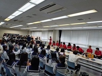 ノースセーレム高校来日の写真