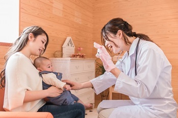 写真：小児科の診察室の様子