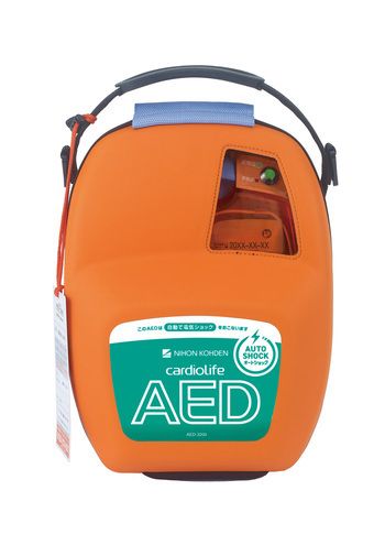 写真：AED3200ケース（日本光電）　オートショック