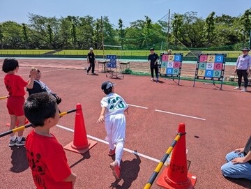陸上競技場でのアトラクション