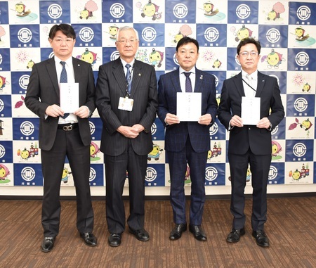 写真：能登半島地震災害義援金受領式の様子