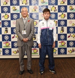 写真：表敬訪問の様子