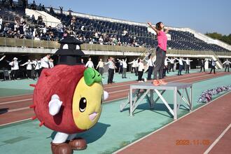 写真：ときもも参加したラジオ体操