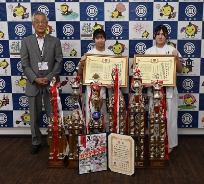 写真：田中絵麻選手と田中杏選手訪問の様子