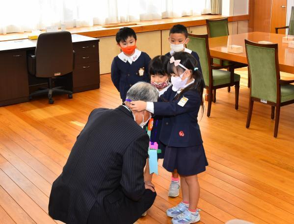 写真：川越双葉幼稚園の年長さんご訪問の様子