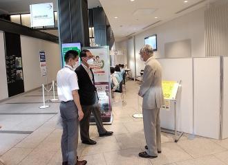 写真：「埼玉県西部ワクチン接種センター」視察2