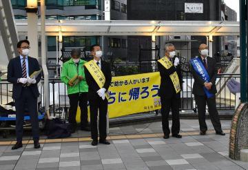 写真：新型コロナウイルス感染防止対策の徹底を呼びかける川合市長