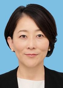 写真：粂真美子議員