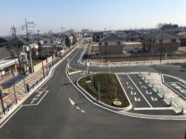 写真：新河岸駅東口駅前広場1
