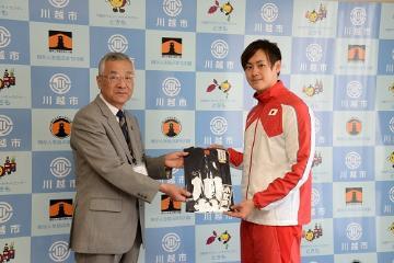 写真：市長表敬訪問の様子