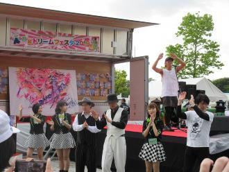 写真：ステージ企画の様子