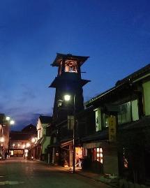 写真：時の鐘夜間ライトアップ
