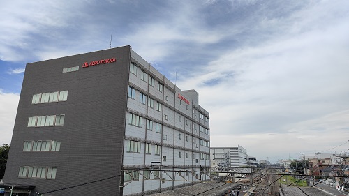 写真；SOMPOひまわり生命保険株式会社　全景