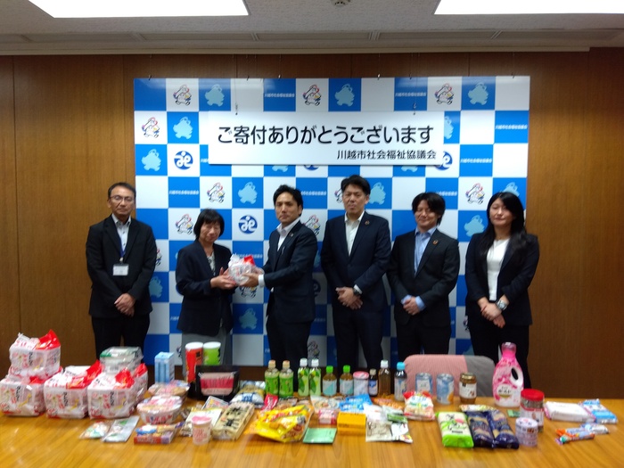 写真:フードドライブ寄贈時の様子