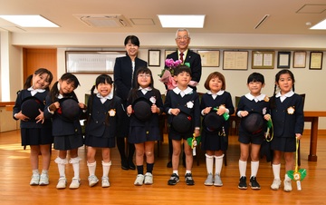 写真：川越双葉幼稚園表敬訪問の様子