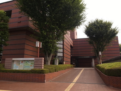 中央図書館外観写真