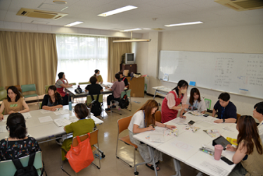 写真:子育て情報誌作成