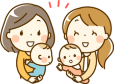 赤ちゃんを抱く2人のママ