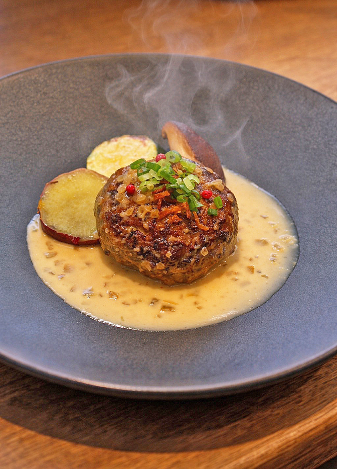 写真：小江戸黒豚ハンバーグ