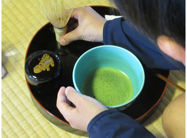 茶道体験で点てた抹茶の写真