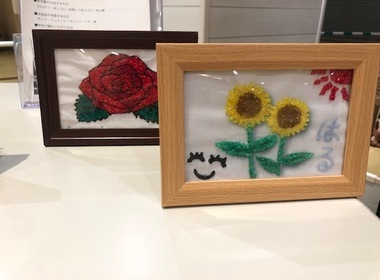 リサイクルガラスアート教室で作成した作品見本の写真