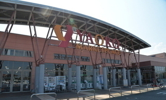 ヤオコー川越南古谷店の外観写真