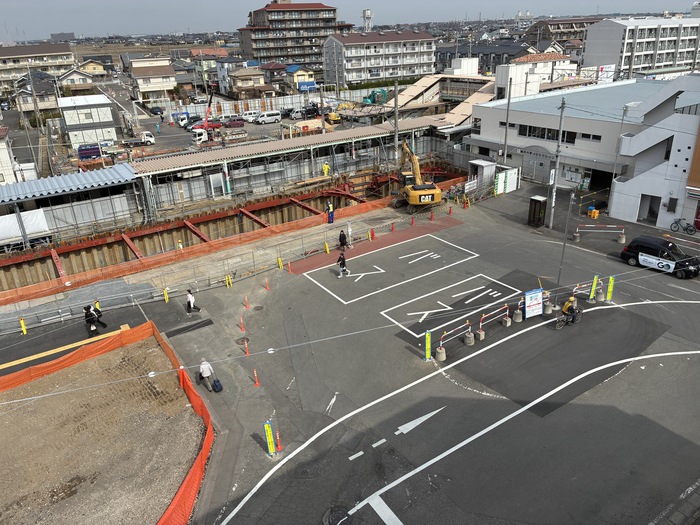 令和8年3月撮影写真その1　旧交番が解体され更地になった