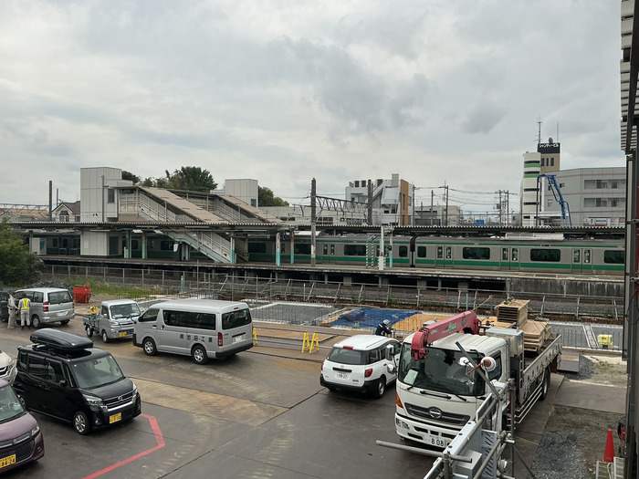 令和8年5月撮影写真その4　自由通路の基礎工事の埋め戻しが完了