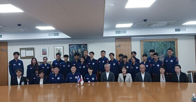 写真：タイ王国空手選手団表敬訪問の様子