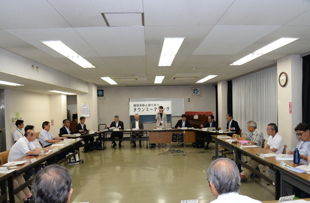 写真:川越市自治会連合会 古谷支会とのタウンミーティング