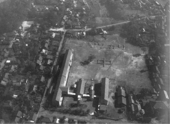 初雁中学校の航空写真