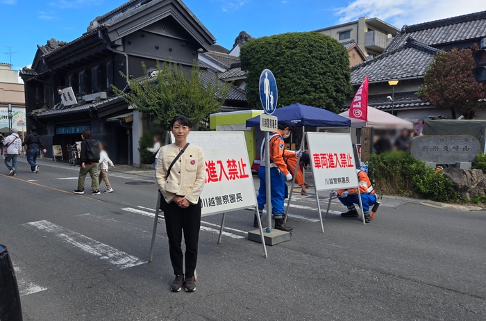 写真：交通規制を視察している様子（1枚目）