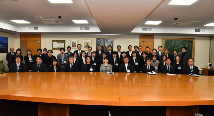 写真：川越若手社会人会議成果報告会での記念撮影