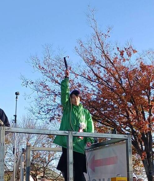 写真：市長がスターターを務める様子