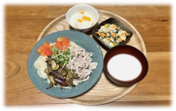 夏野菜冷しゃぶそうめんの写真