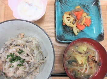 さばの炊き込みご飯の写真