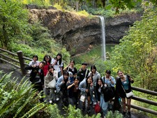 写真：シルバーフォールズ探索の様子