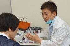 写真：歯の相談をしている様子