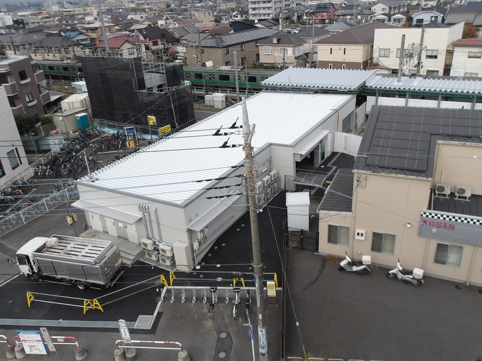 令和7年12月撮影写真その2　仮駅舎に大きな変化なし