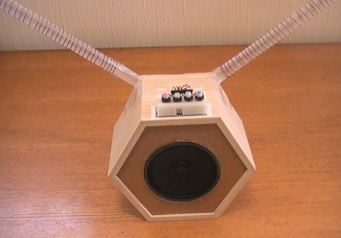 スピーカー式FMラジオの写真