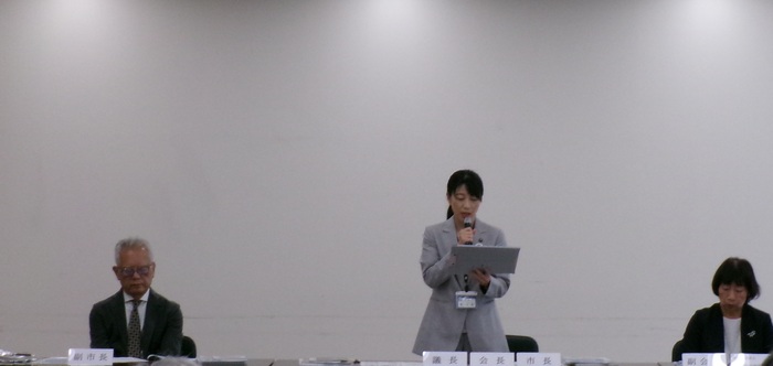 写真:総会でのあいさつの様子